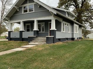 421 University St, DONNELLSON, IA 52625