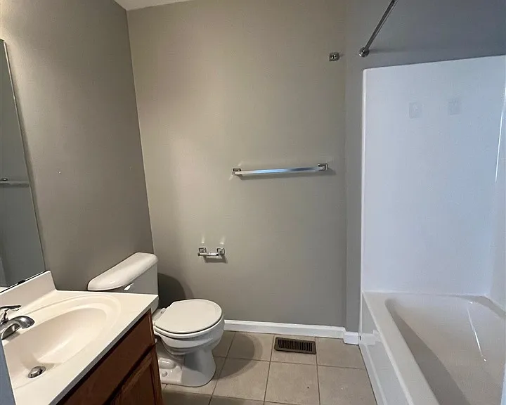 135 Amy Ave #B — Photo 5