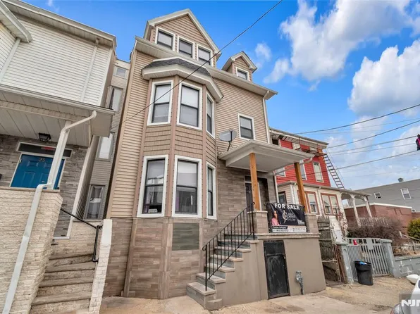 25 Oak St, Paterson, NJ 07501