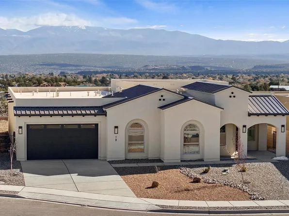 18 Confianza St, Los Alamos, NM 87544