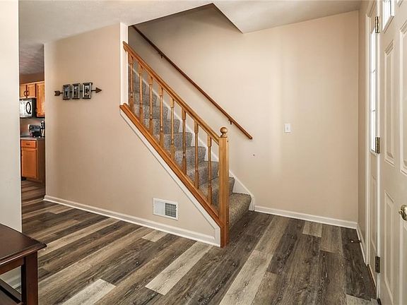 5th image of 73 Lacey Ln