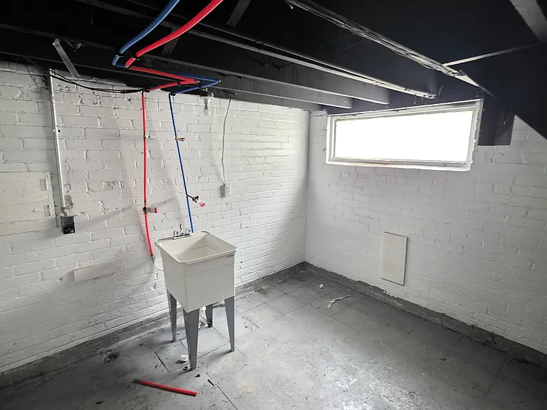 14063 Freeland St — Photo 27