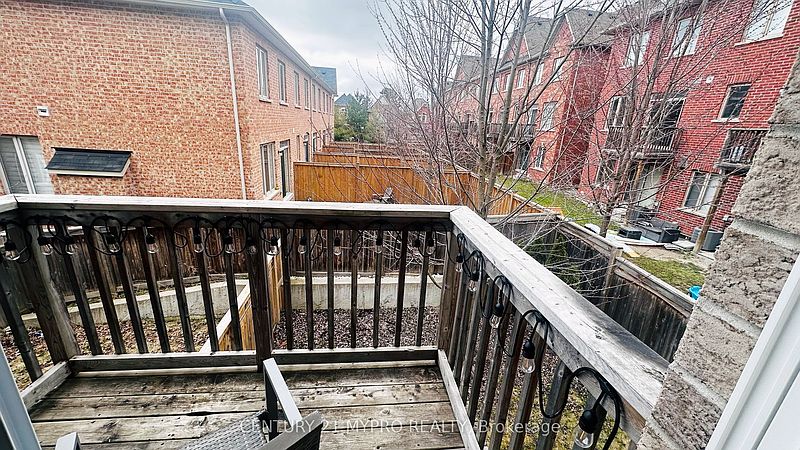 Richmond Hill Townhouse for rent - 4 Bedrooms — photo 7