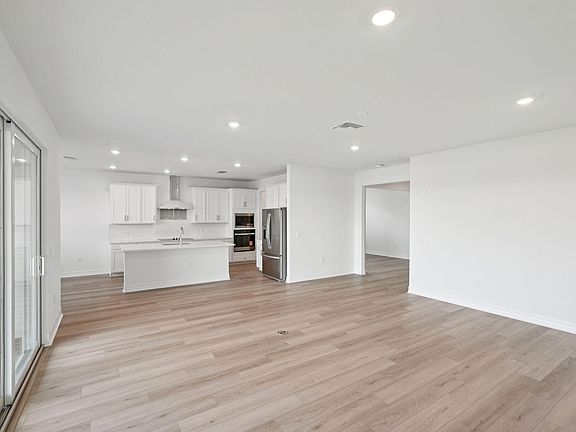 5th image of 5641 Hampton Park Circle