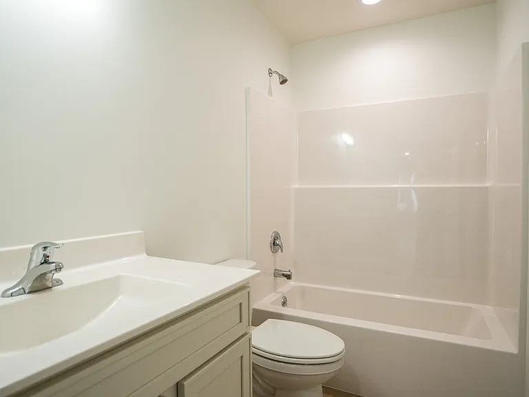 4315 Dawn St — Photo 8