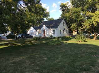3712 Rownd St, Cedar Falls, IA 50613