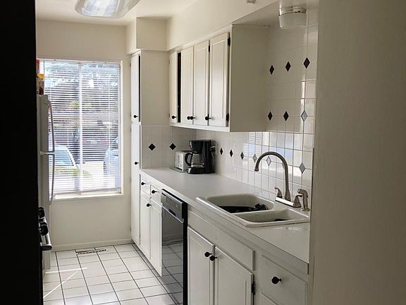 2nd image of 1473 N Saxony Dr SE #6