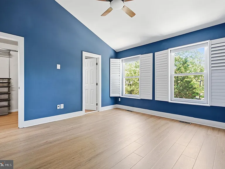 12087 Edgemere Cir — Photo 19