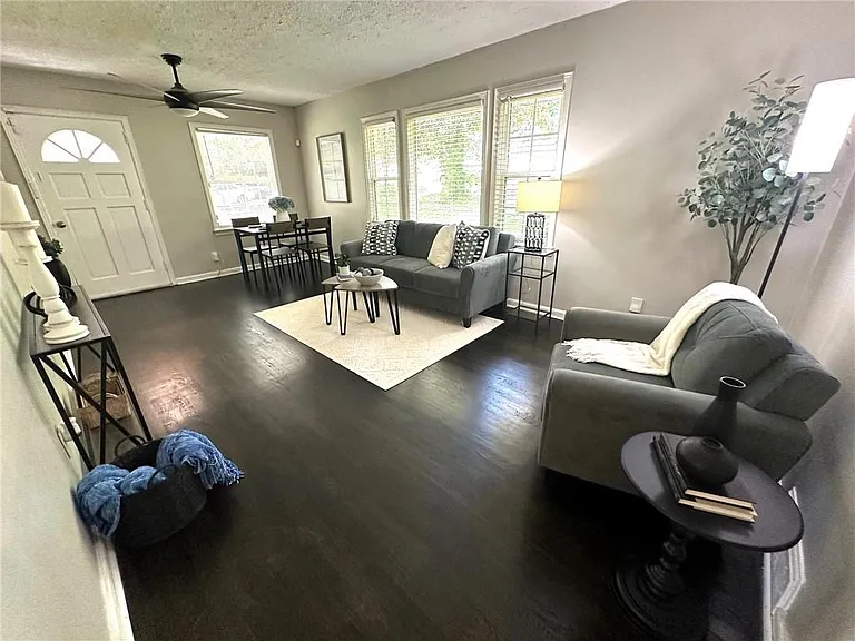 1900 Meadow Ln #1900 — Photo 11