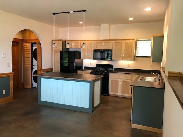 1 bed, 750 sqft, $1,680 — Photo 3