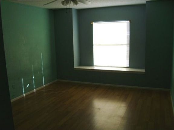 5th image of 3421 Fox Crossing Dr