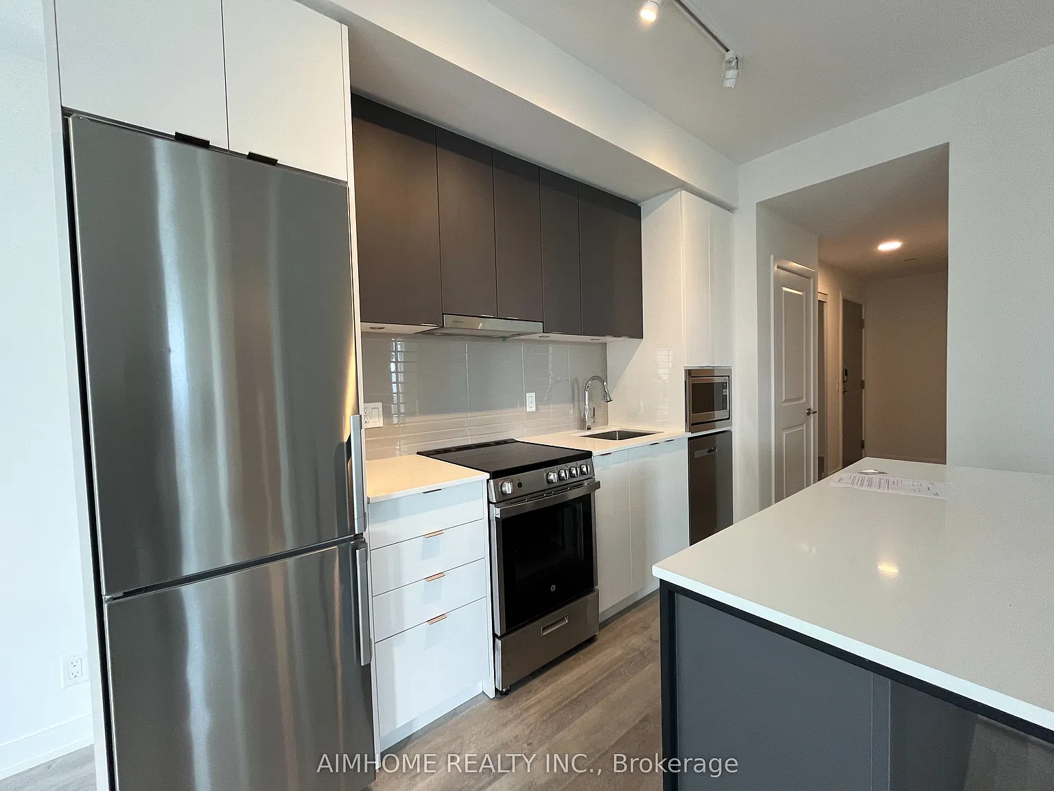 2 bed, $2,900 — Photo 4