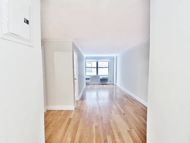 210 W 89th St #6C — Photo 3
