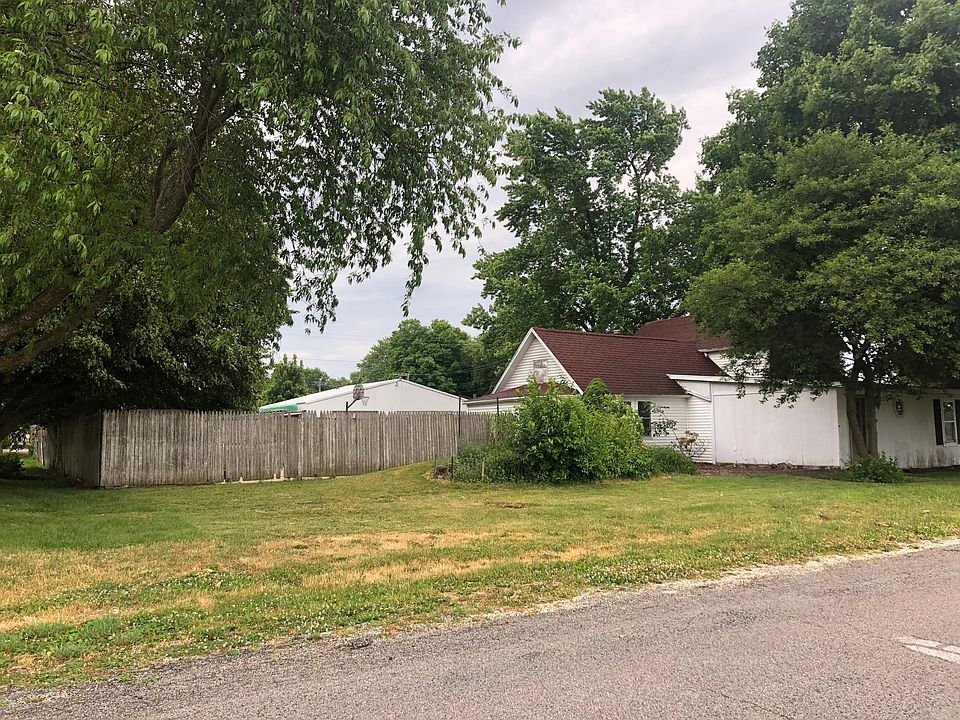 400 N Cherry St, Crescent City, IL 60928 Zillow