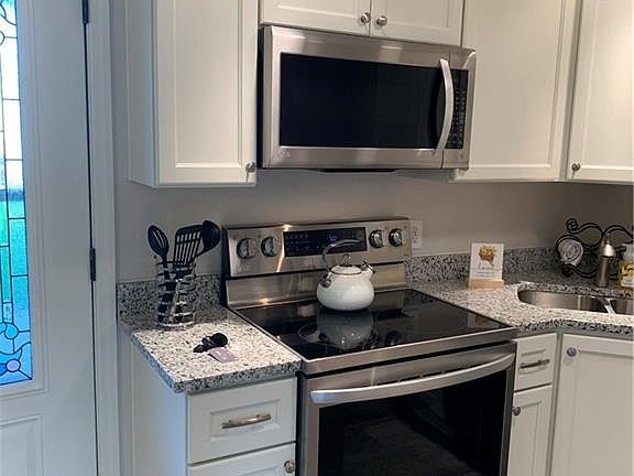 4th image of 5698 Traymore Dr