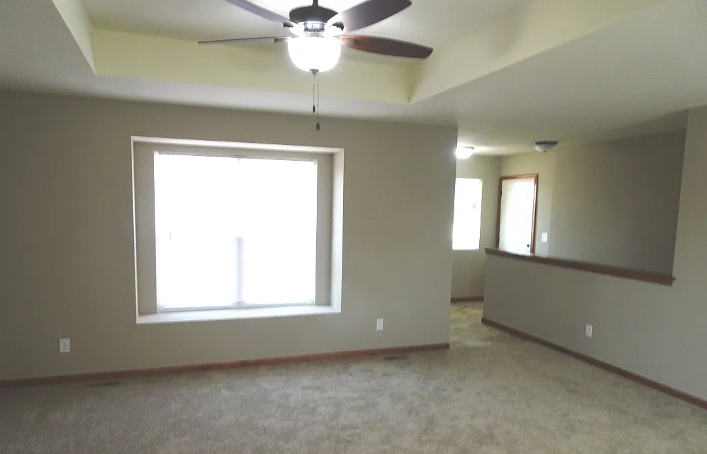 4 bed, 2000 sqft, $2,300 — Photo 4