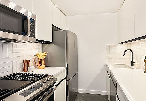 4th image of 235 W 56th St APT 23C