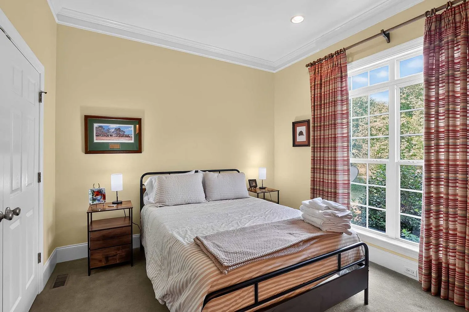 2 bed, 2.0 bath, 1313 sqft, $4,598 — Photo 3