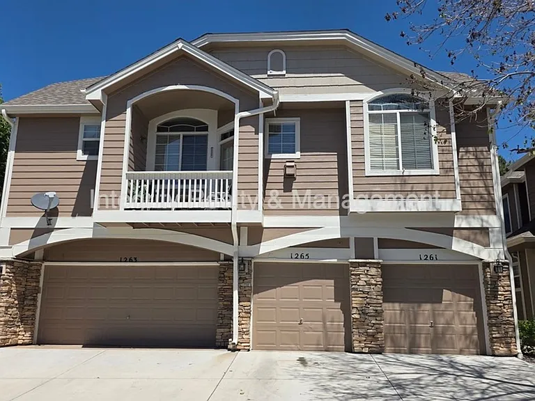 1261 Carlyle Park Cir — Photo 1