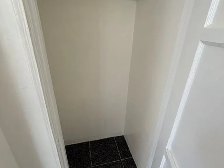 918 W Hays St — Photo 15