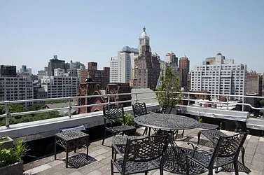 Rented by R New York