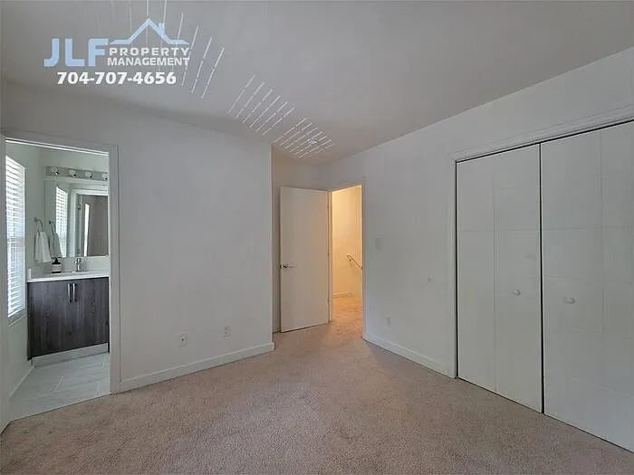 1525 Briar Creek Rd #B — Photo 10