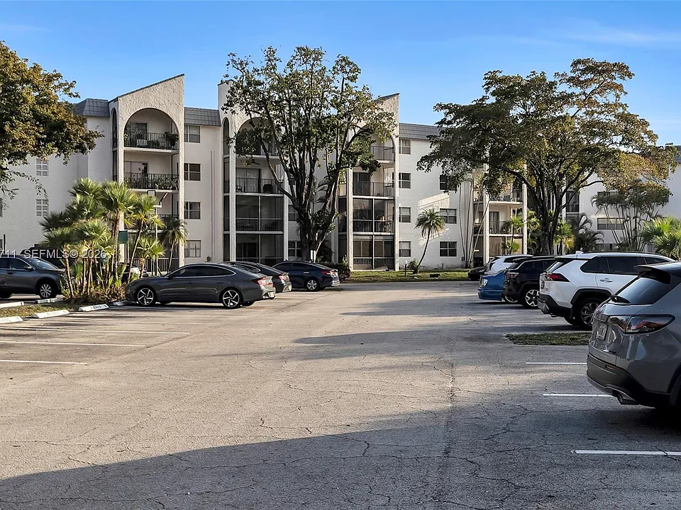 3300 Spanish Moss Ter #106