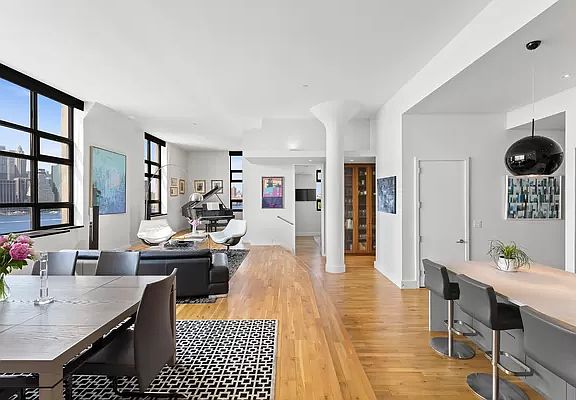 3rd image of 360 Furman St #1024/25