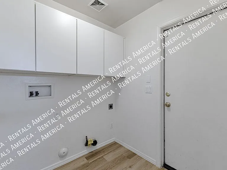 8421 S Burien Rd — Photo 20