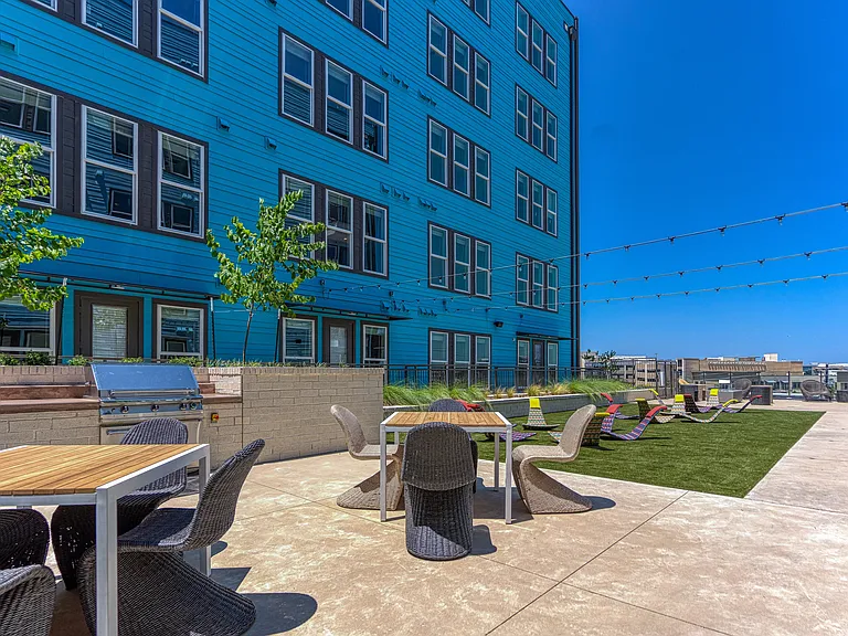 Alexan Riverside — Photo 18