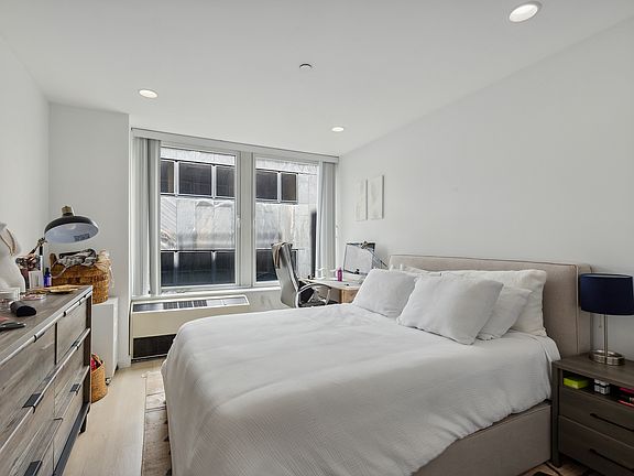 4th image of 90 William St APT 11G