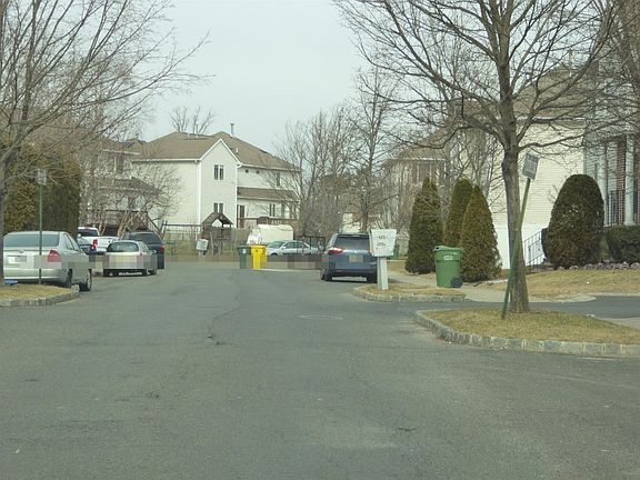 4th image of 1200 Twin Oaks Dr