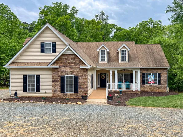171 Long Meadow Dr, Clarksville, VA 23927