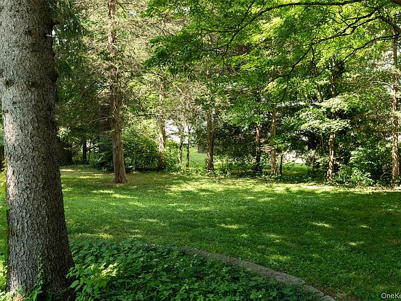 4th image of 22 Crosmour Road