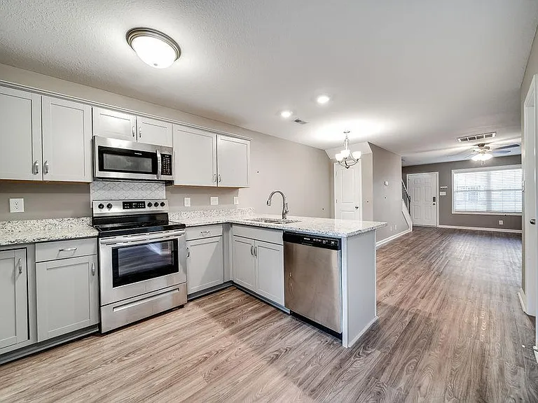 955 Big Sky Dr #Q — Photo 6