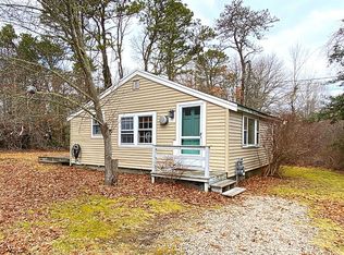 195 Dunns Pond Rd, Barnstable, MA 02630