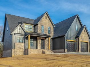 1708 Restful Dr, Soddy Daisy, TN 37379