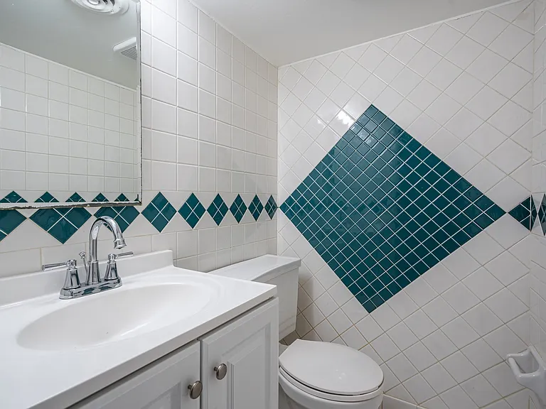 Evergreen Dr SE — Photo 8