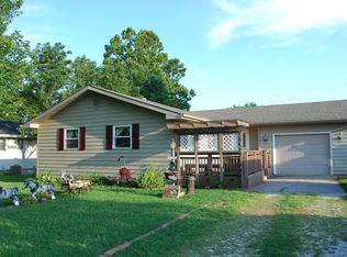 201 E Sunflower Blvd, Ozawkie, KS 66070