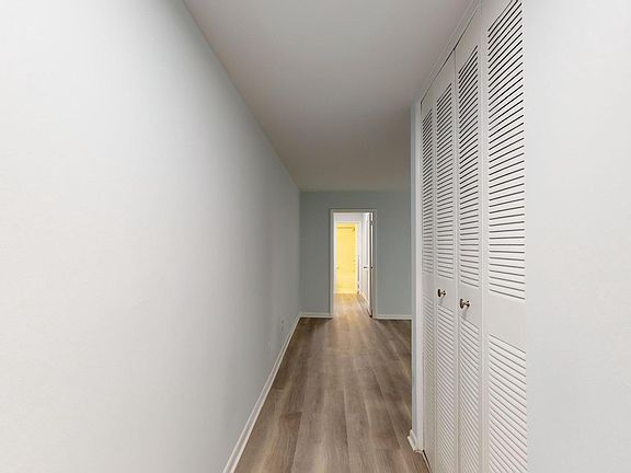 3rd image of 10642 Montrose Ave APT 104