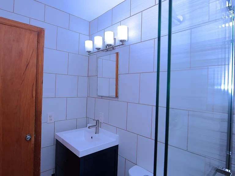 508 W Lakeside St — Photo 16