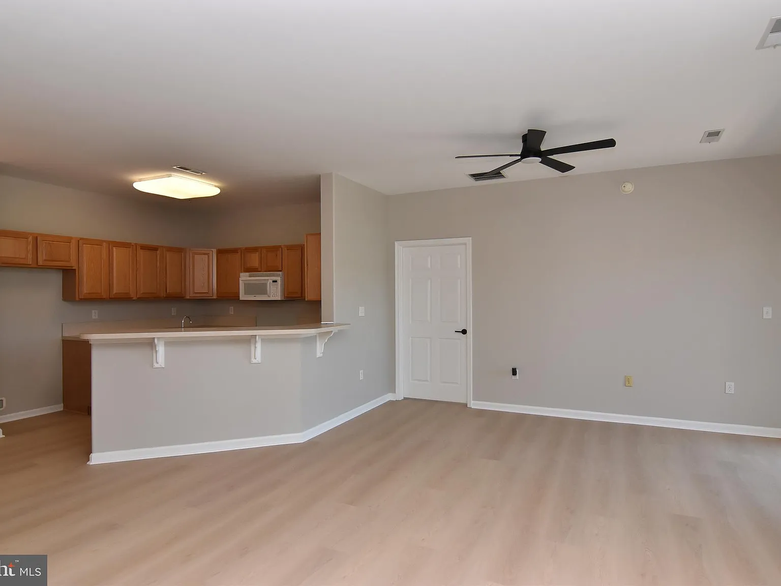 3 bed, 1319 sqft, $2,000 — Photo 3