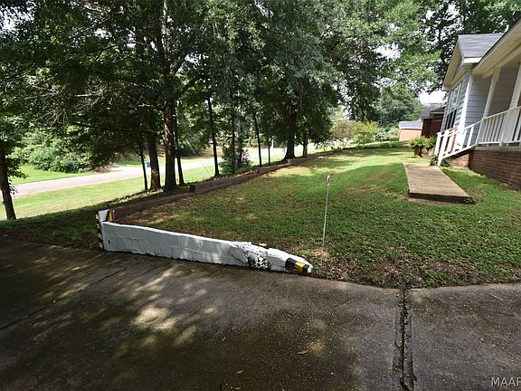3rd image of 109 Mountain Laurel Rd