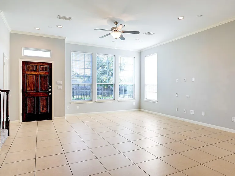 2727 Misty Heath Ln — Photo 9