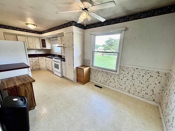 4th image of 59271 James Ct