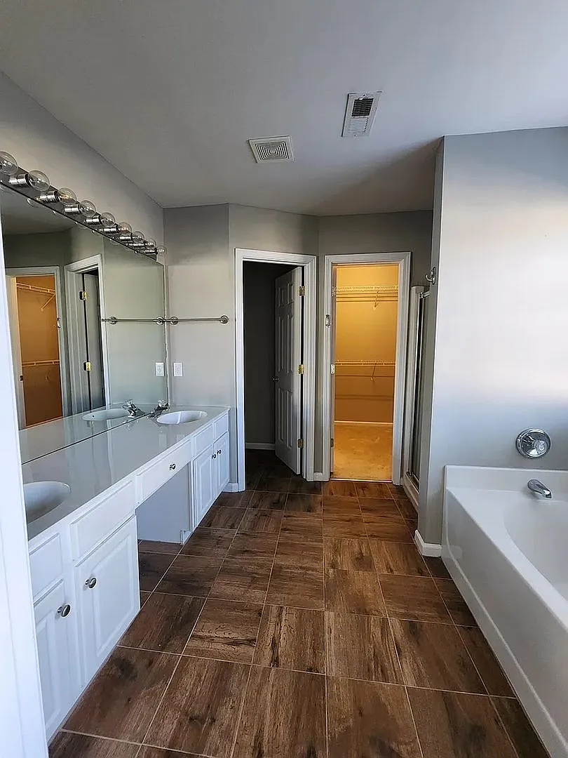 Room in 3 Bedroom Home at Lavista Way — Photo 2