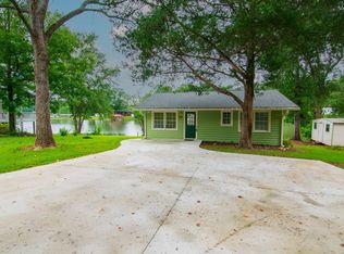 1671 W Pine Lake Dr, West Point, GA 31833