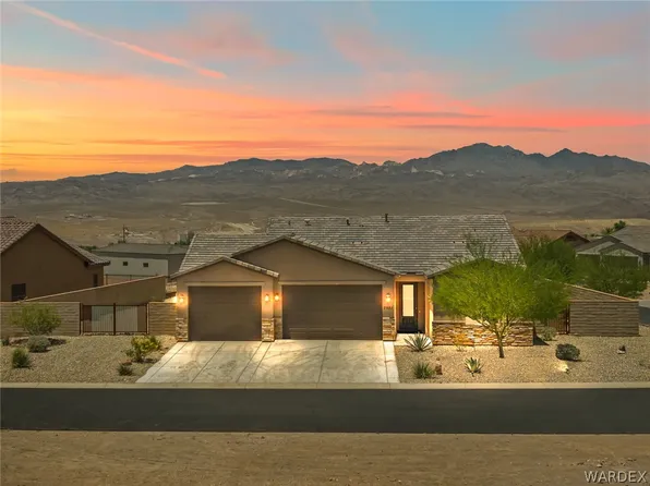 2921 Steamboat Dr, Bullhead City, AZ 86429