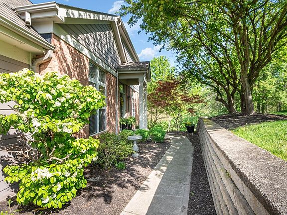 4th image of 52 Stonehaven Dr