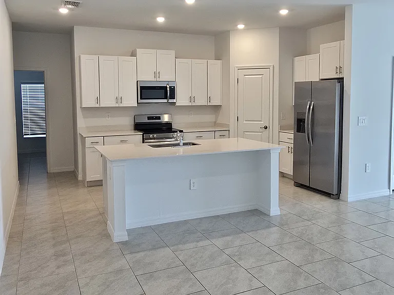 109 Naomi Pl — Photo 2
